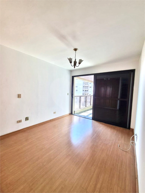 Apartamento localizado em Santana, bairro nobre da Zona Norte de São Paulo.