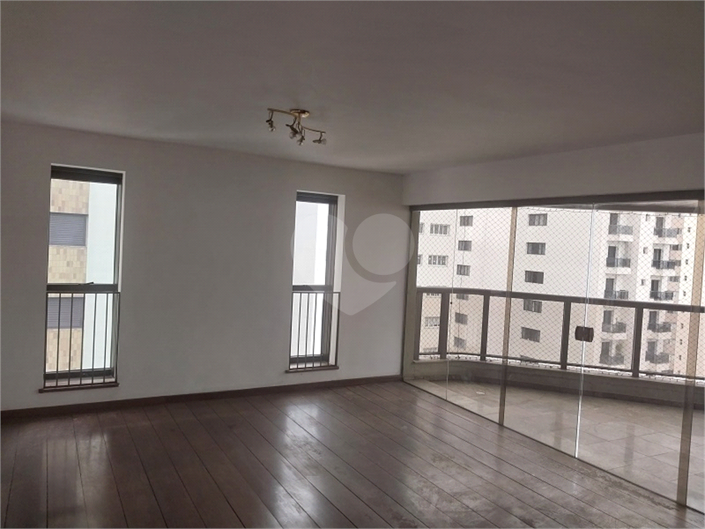 Apartamento localizado em Santana, bairro nobre da Zona Norte de São Paulo.