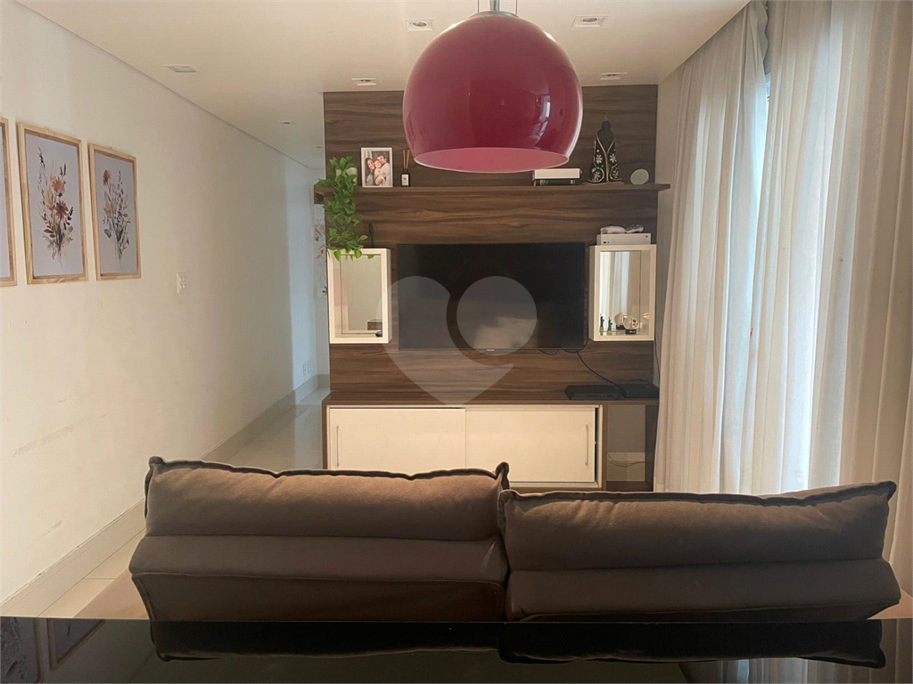 Apartamento novo, habitado por apenas 2 anos, acabamento completo e excelente localização!! 
