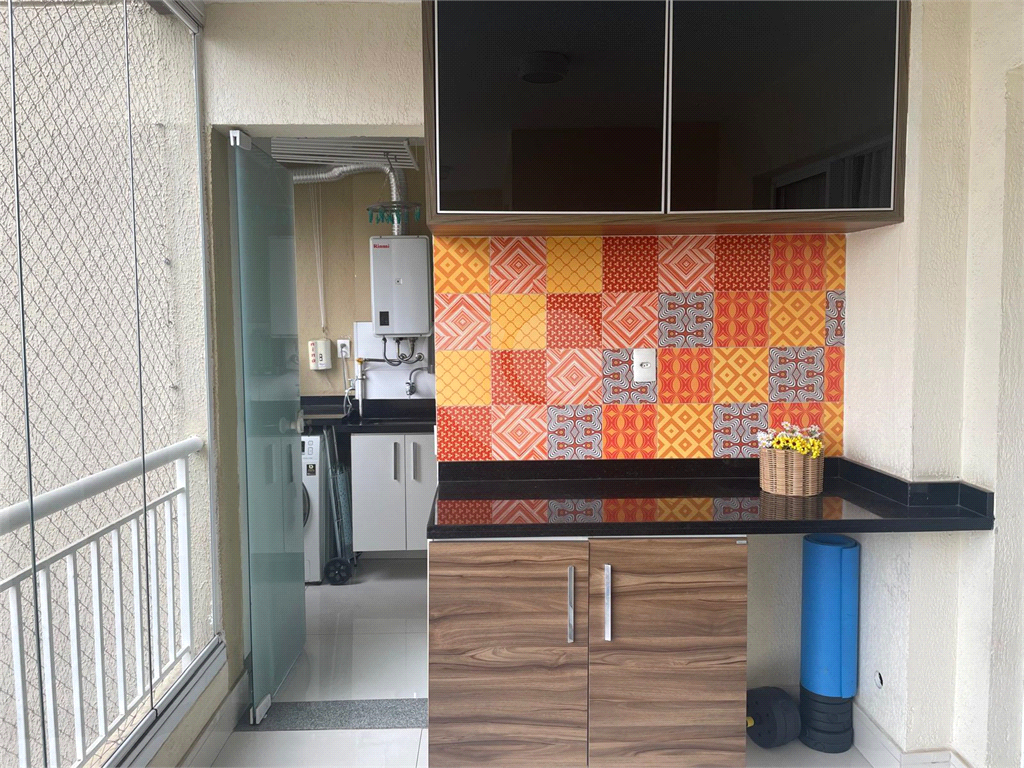 Apartamento novo, habitado por apenas 2 anos, acabamento completo e excelente localização!! 