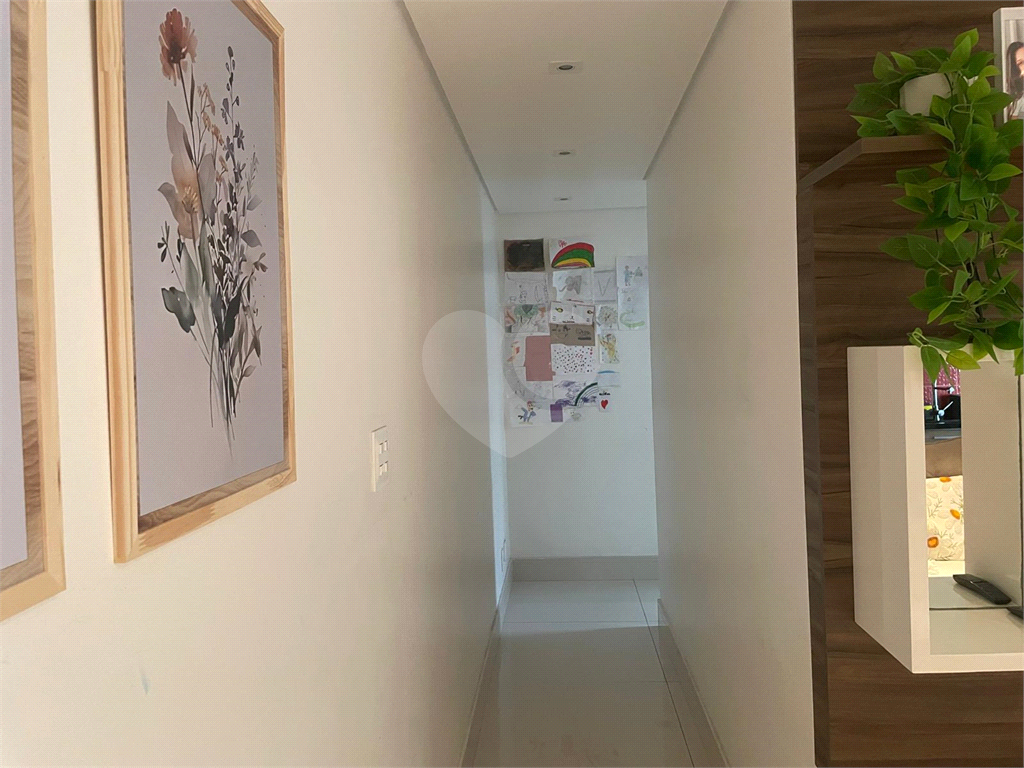 Apartamento novo, habitado por apenas 2 anos, acabamento completo e excelente localização!! 