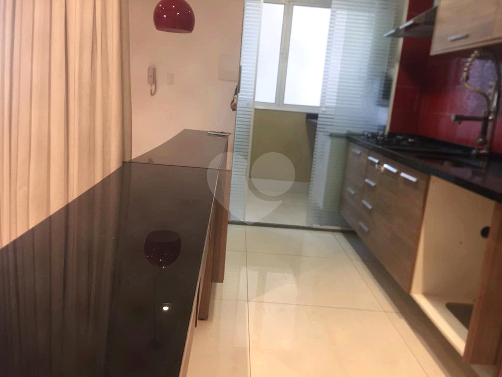 Apartamento novo, habitado por apenas 2 anos, acabamento completo e excelente localização!! 