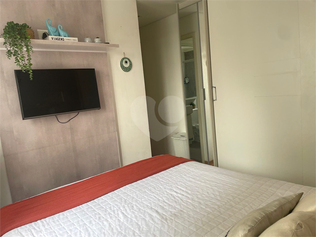 Apartamento novo, habitado por apenas 2 anos, acabamento completo e excelente localização!! 