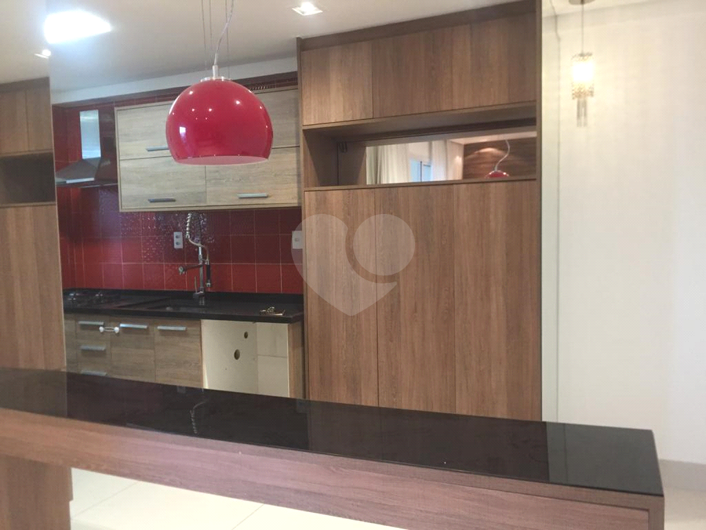 Apartamento novo, habitado por apenas 2 anos, acabamento completo e excelente localização!! 