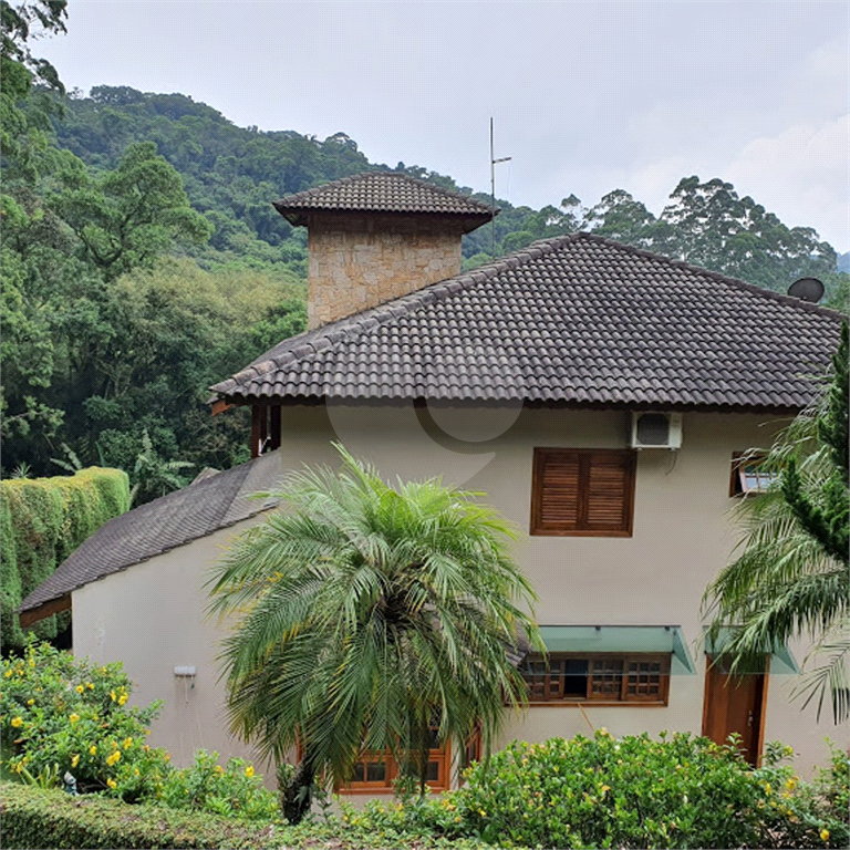 Serra da Cantareira linda casa no Condomínio Parque Imperial com construção sólida e de  alto nível!!