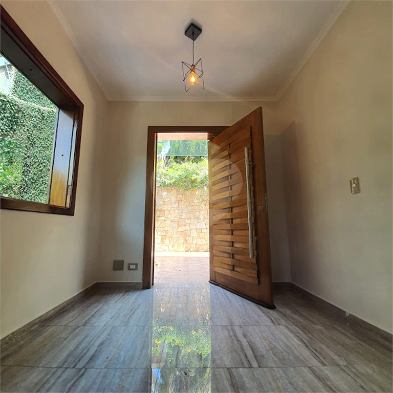 Serra da Cantareira linda casa no Condomínio Parque Imperial com construção sólida e de  alto nível!!