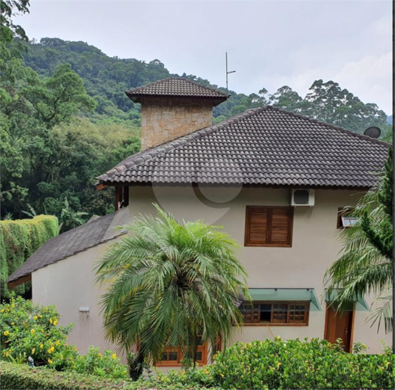 Serra da Cantareira linda casa no Condomínio Parque Imperial com construção sólida e de  alto nível!!