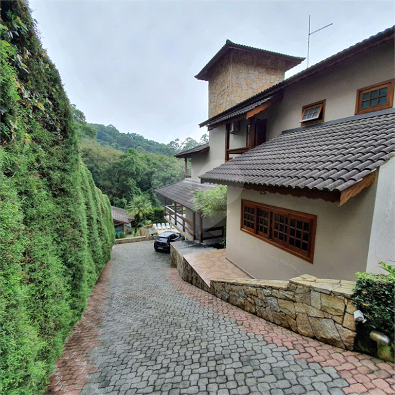 Serra da Cantareira linda casa no Condomínio Parque Imperial com construção sólida e de  alto nível!!