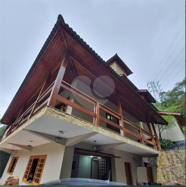Serra da Cantareira linda casa no Condomínio Parque Imperial com construção sólida e de  alto nível!!