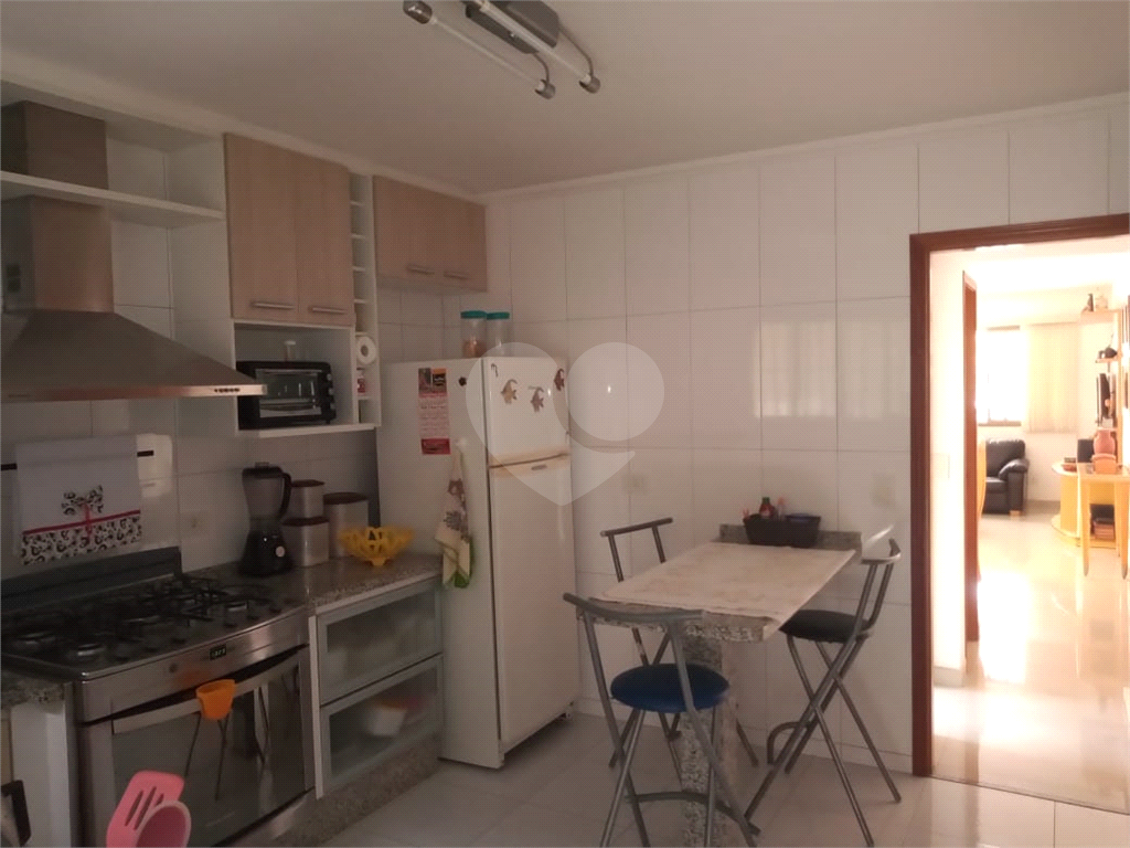 Casa a venda, com 130 metros, no bairro do  Campo Limpo