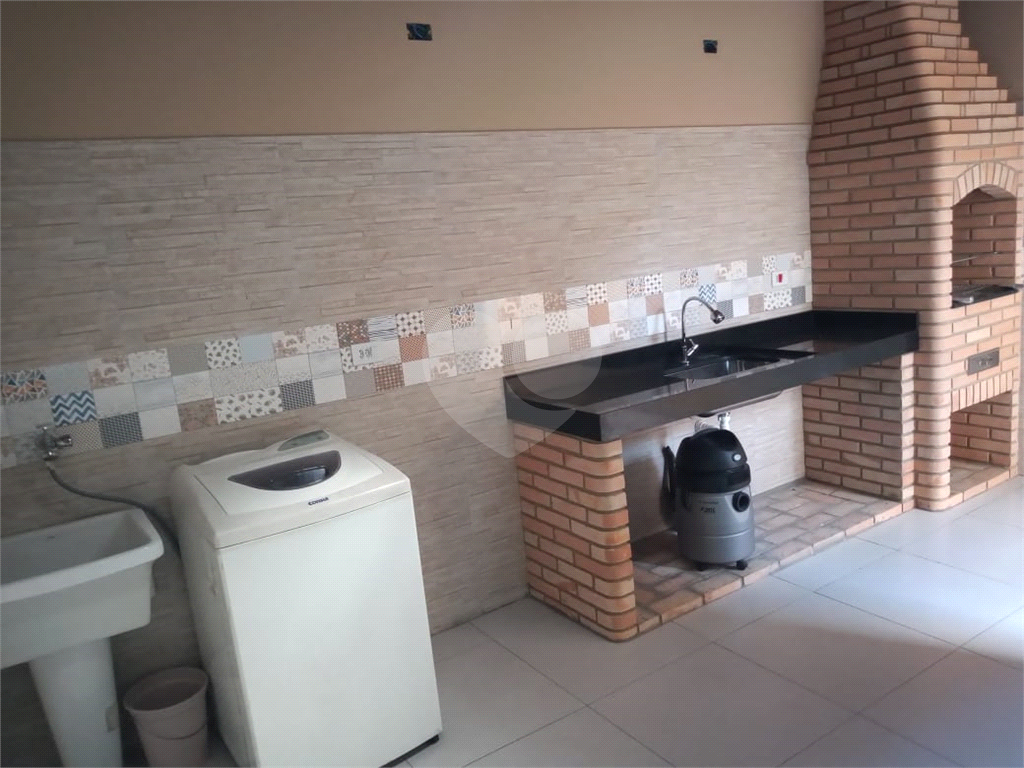 Casa a venda, com 130 metros, no bairro do  Campo Limpo