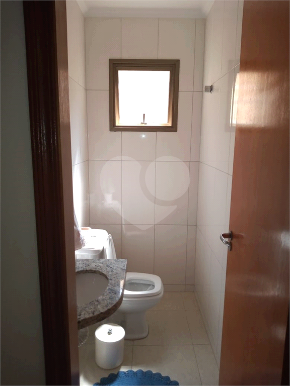 Casa a venda, com 130 metros, no bairro do  Campo Limpo