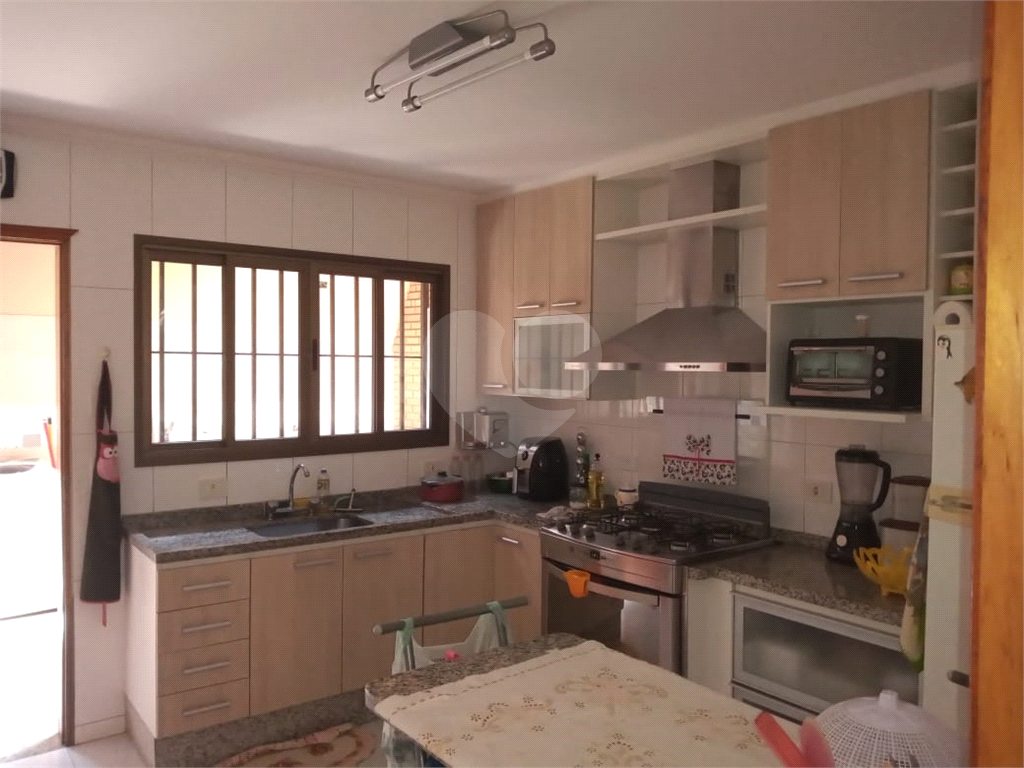 Casa a venda, com 130 metros, no bairro do  Campo Limpo