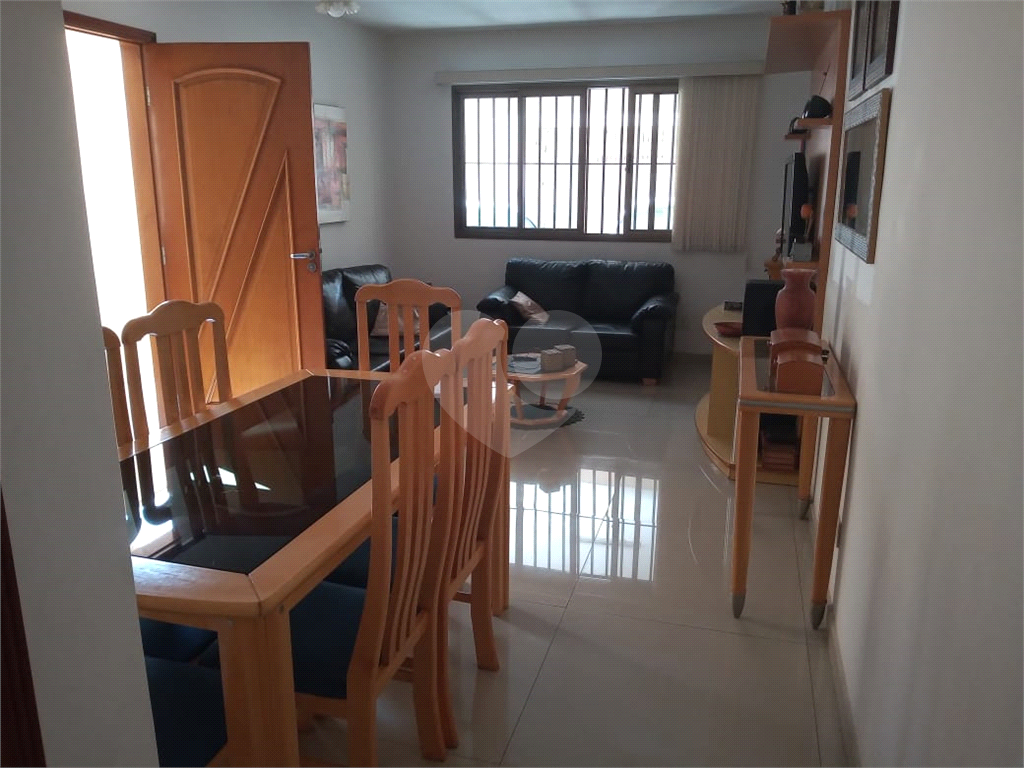 Casa a venda, com 130 metros, no bairro do  Campo Limpo