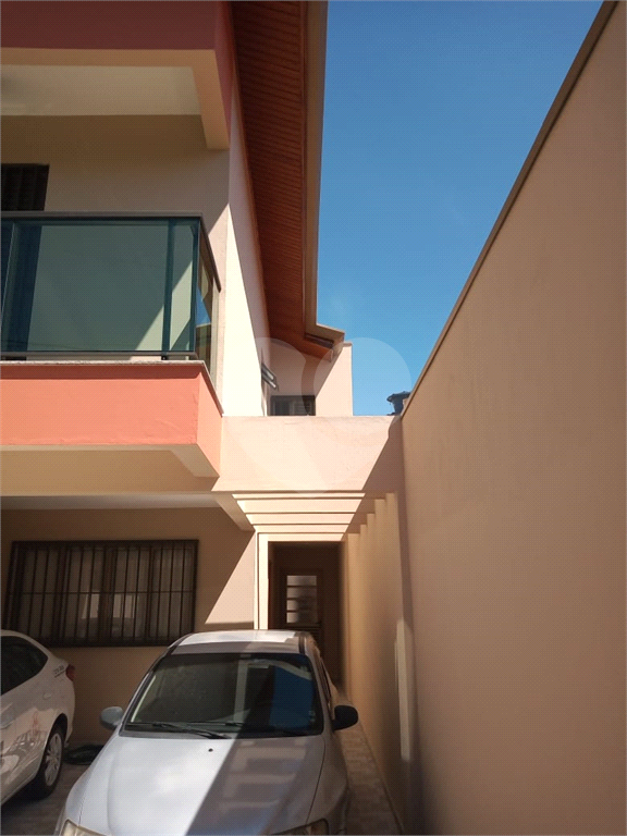 Casa a venda, com 130 metros, no bairro do  Campo Limpo