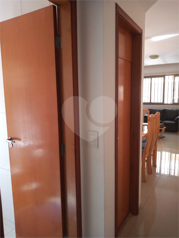 Casa a venda, com 130 metros, no bairro do  Campo Limpo