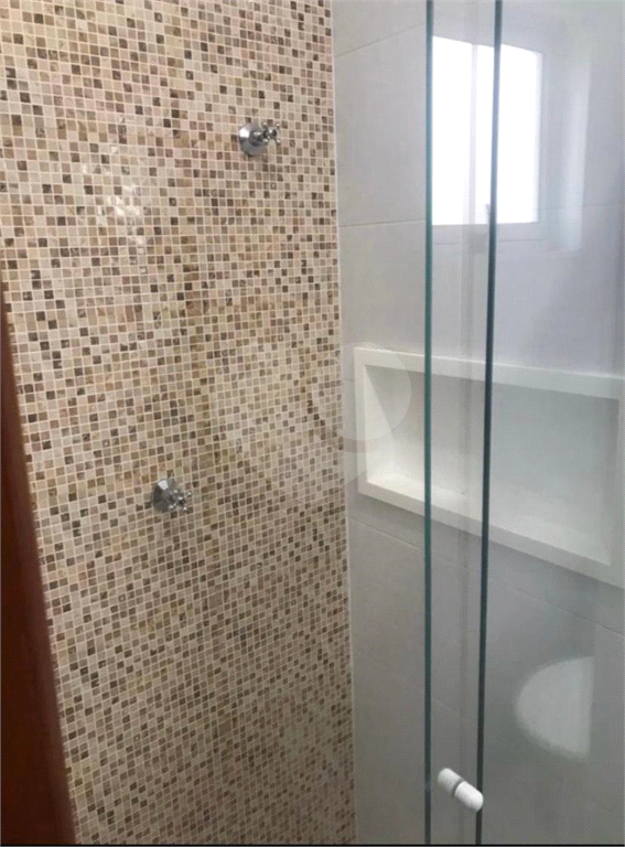 Condomínio de sobrados novos. 10 minutos a pé para o Metrô