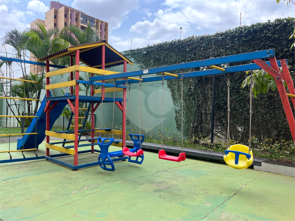 Apartamento Lindo e Reformado na Avenida Bras Leme !