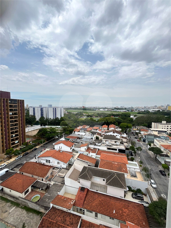 Apartamento Lindo e Reformado na Avenida Bras Leme !