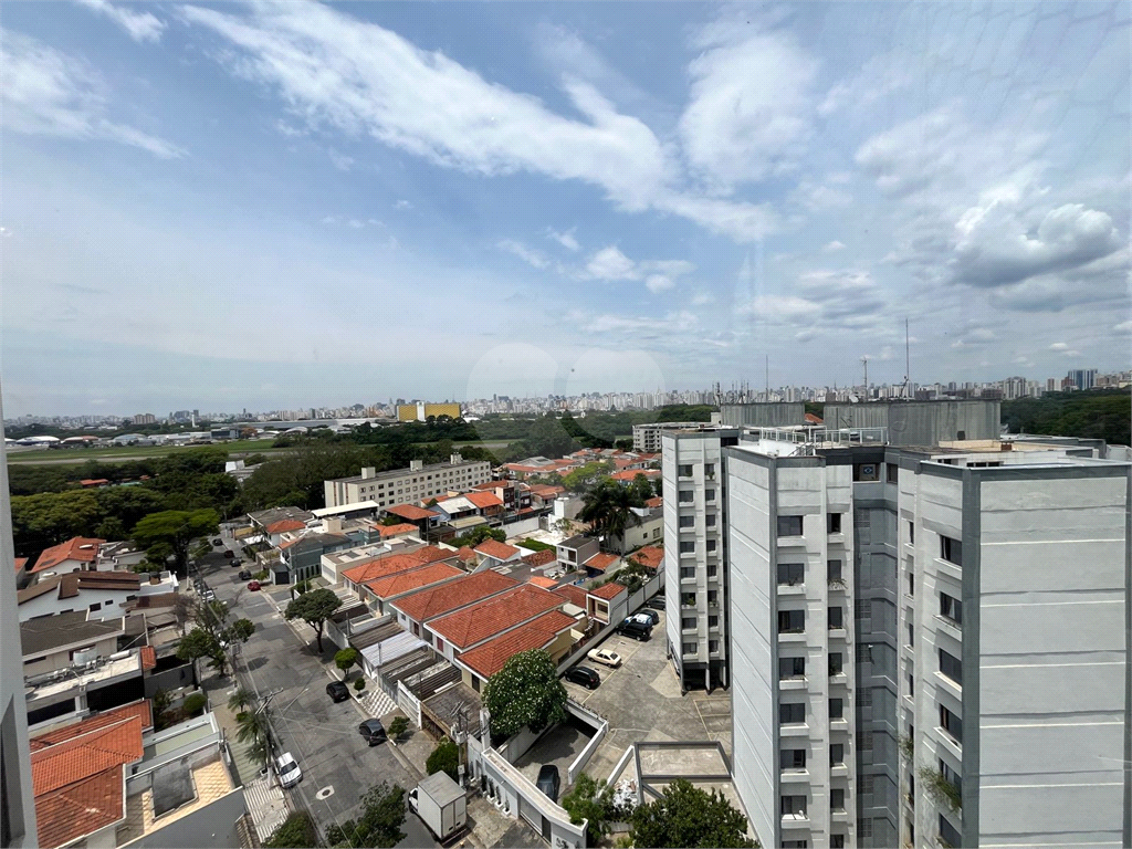 Apartamento Lindo e Reformado na Avenida Bras Leme !