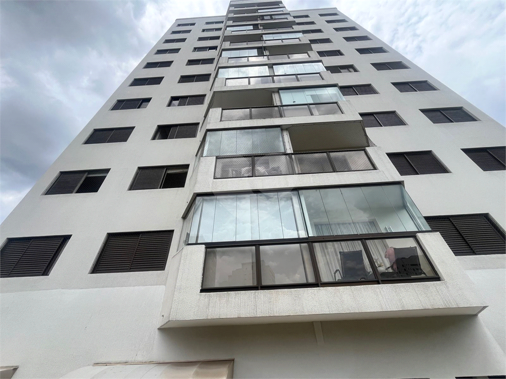 Apartamento Lindo e Reformado na Avenida Bras Leme !