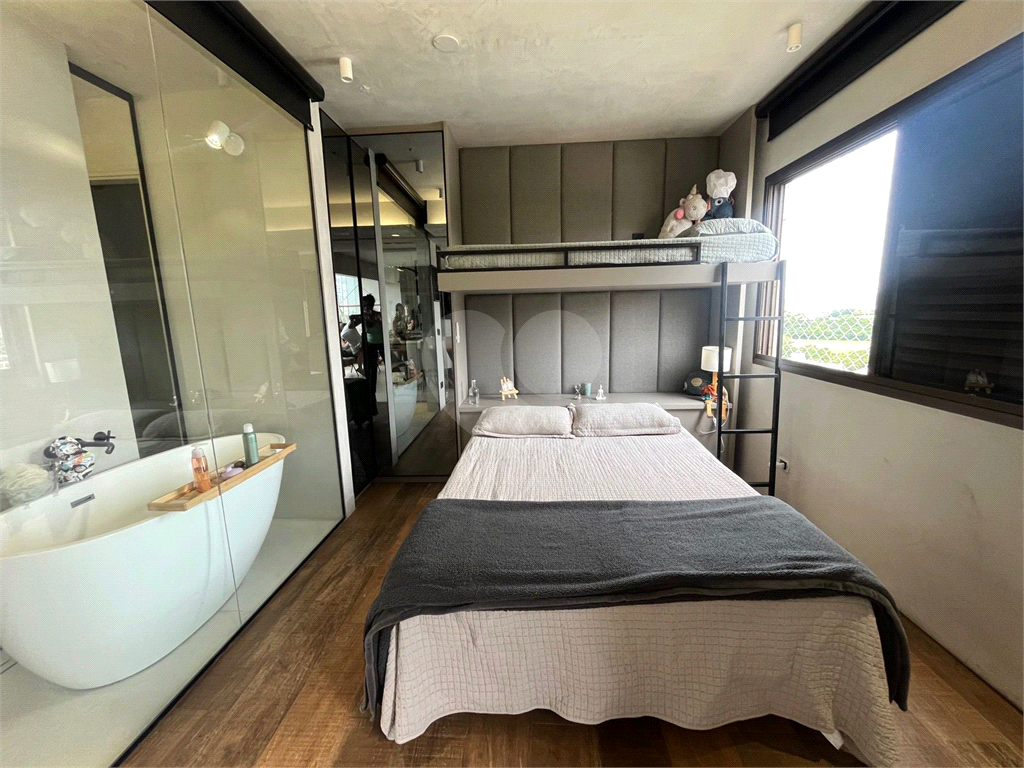 Apartamento Lindo e Reformado na Avenida Bras Leme !