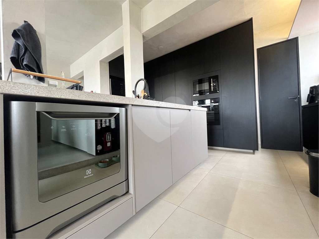 Apartamento Lindo e Reformado na Avenida Bras Leme !