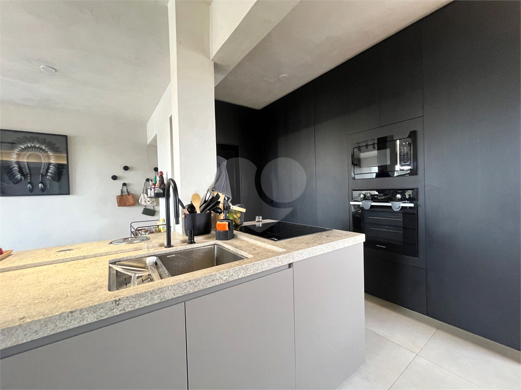 Apartamento Lindo e Reformado na Avenida Bras Leme !