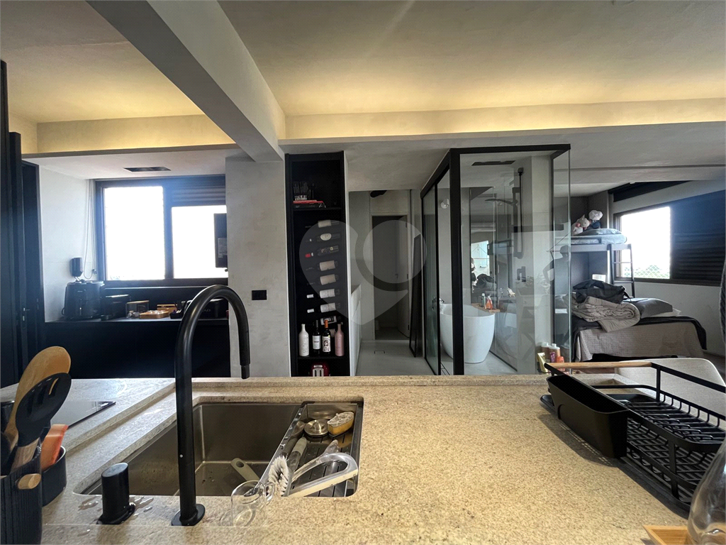 Apartamento Lindo e Reformado na Avenida Bras Leme !