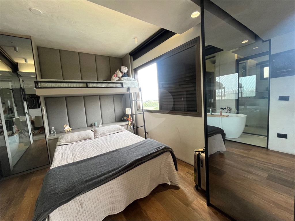 Apartamento Lindo e Reformado na Avenida Bras Leme !