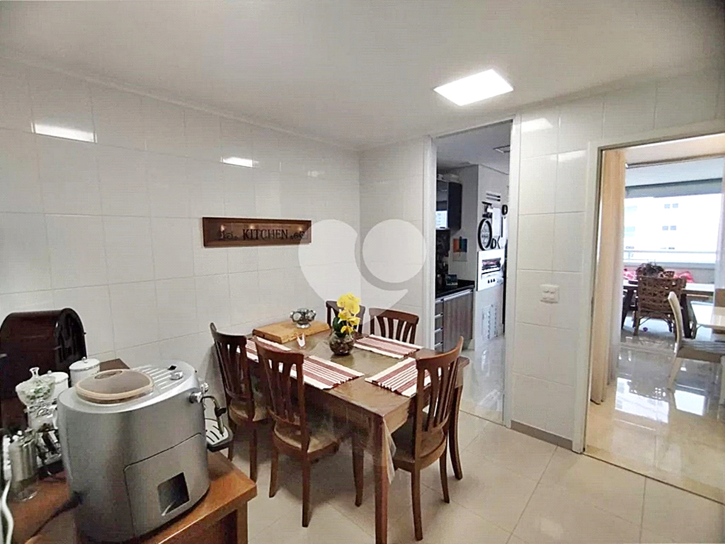 Apartamento à venda com 3 quartos, 206m² - Foto 18