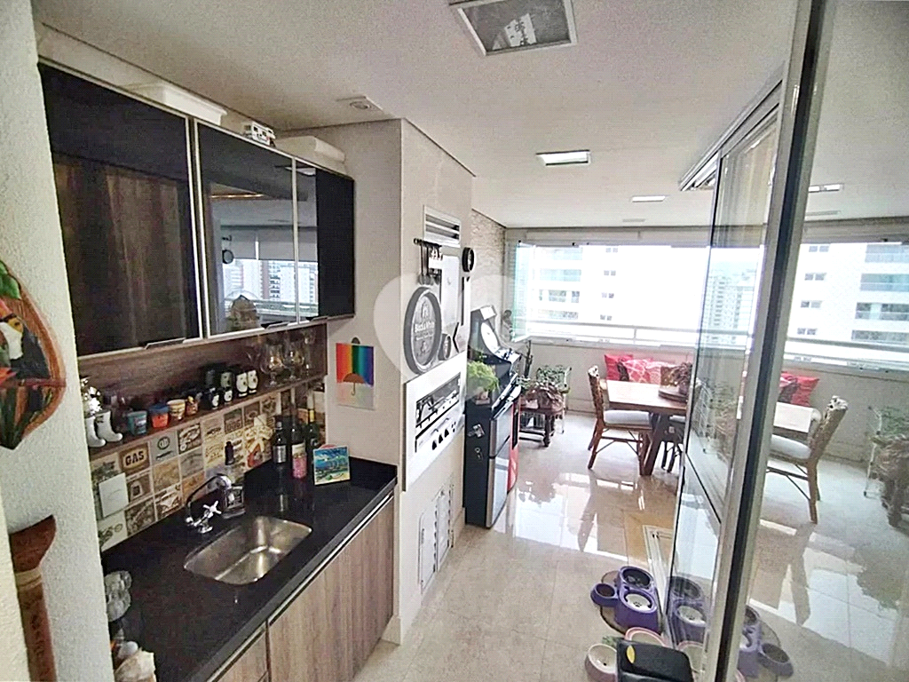 Apartamento à venda com 3 quartos, 206m² - Foto 12