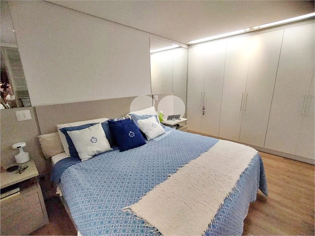 Apartamento à venda com 3 quartos, 206m² - Foto 19