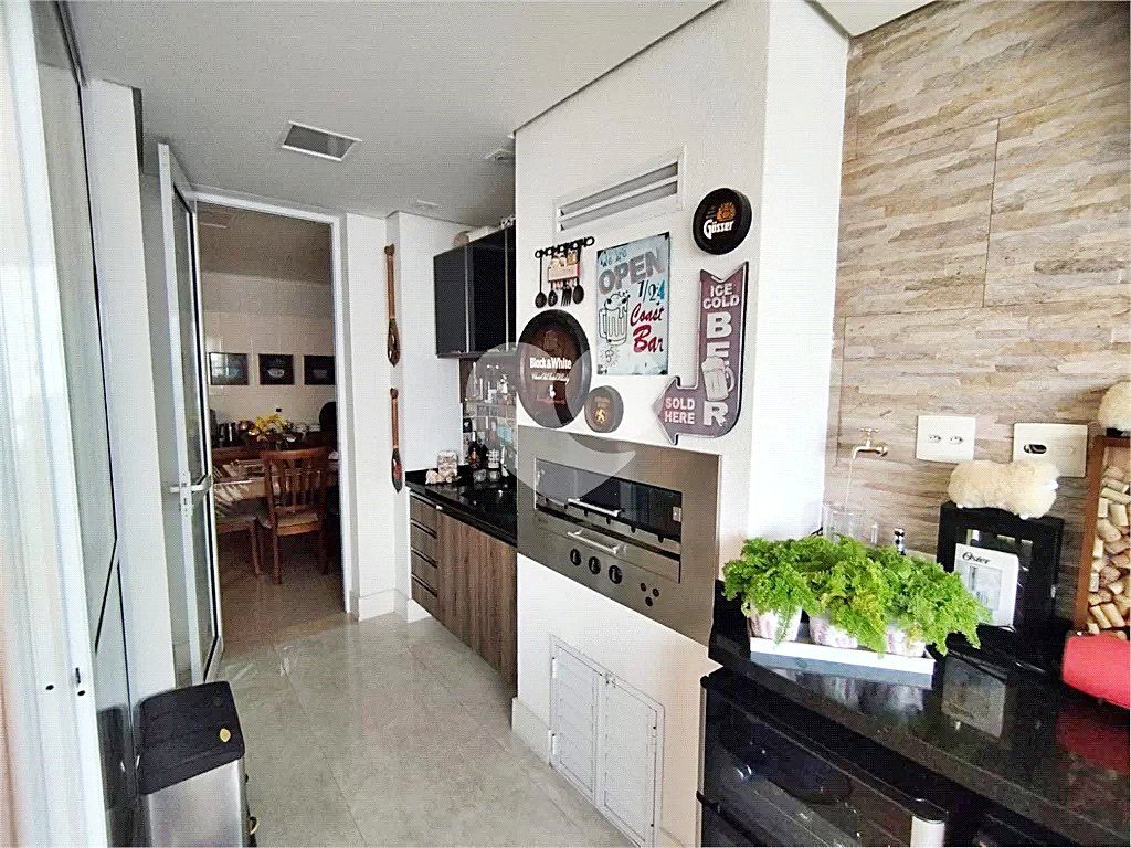 Apartamento à venda com 3 quartos, 206m² - Foto 9