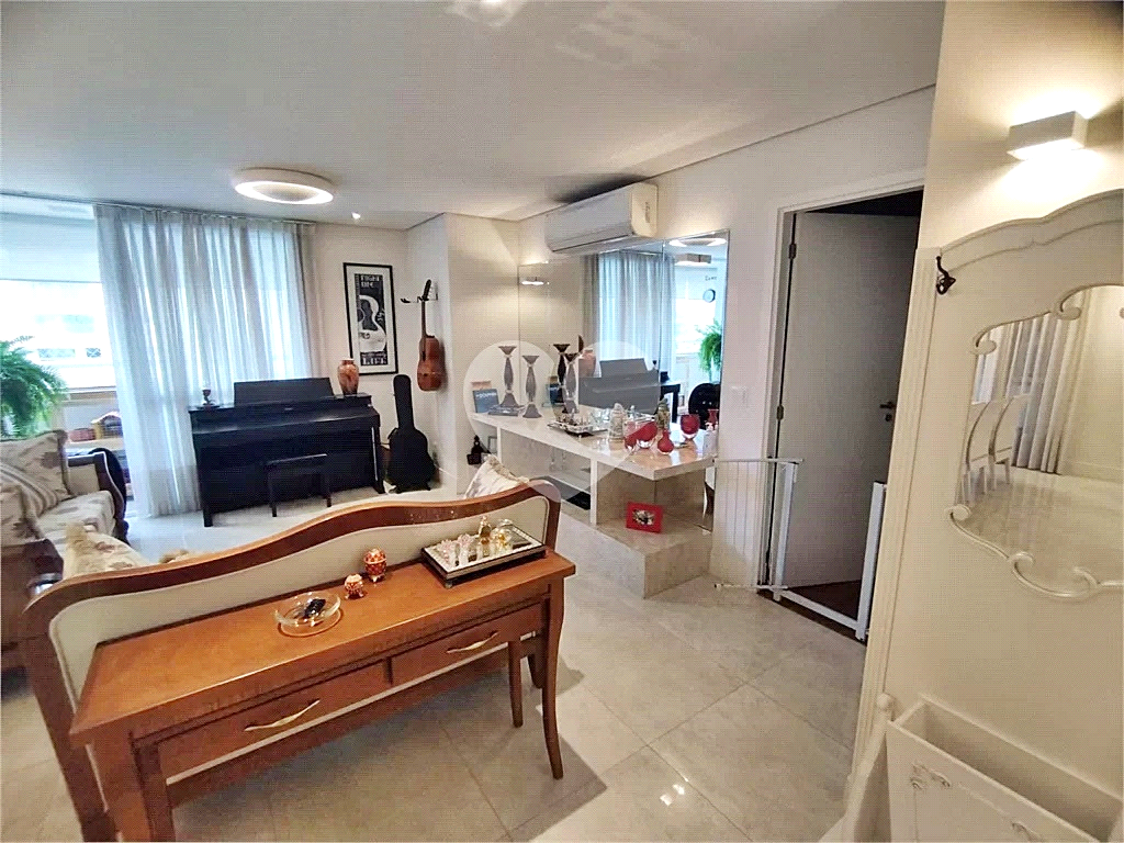 Apartamento à venda com 3 quartos, 206m² - Foto 4