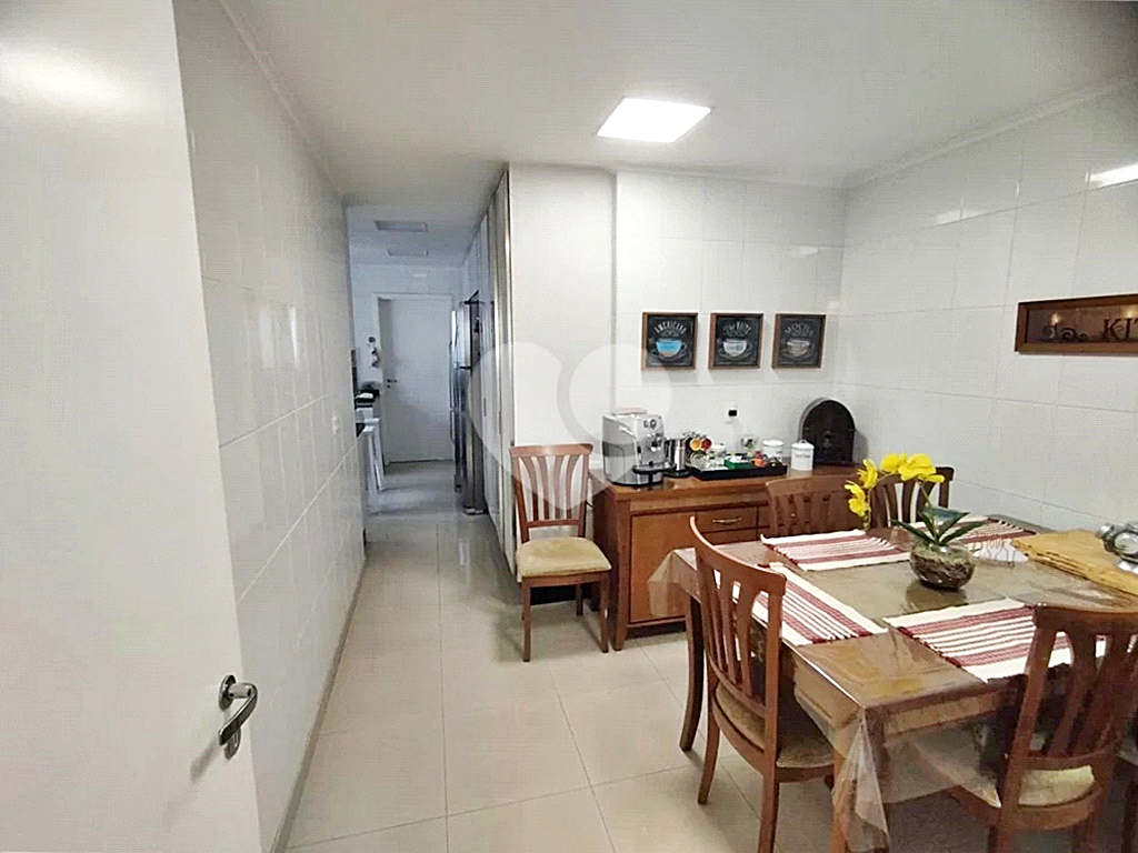 Apartamento à venda com 3 quartos, 206m² - Foto 16