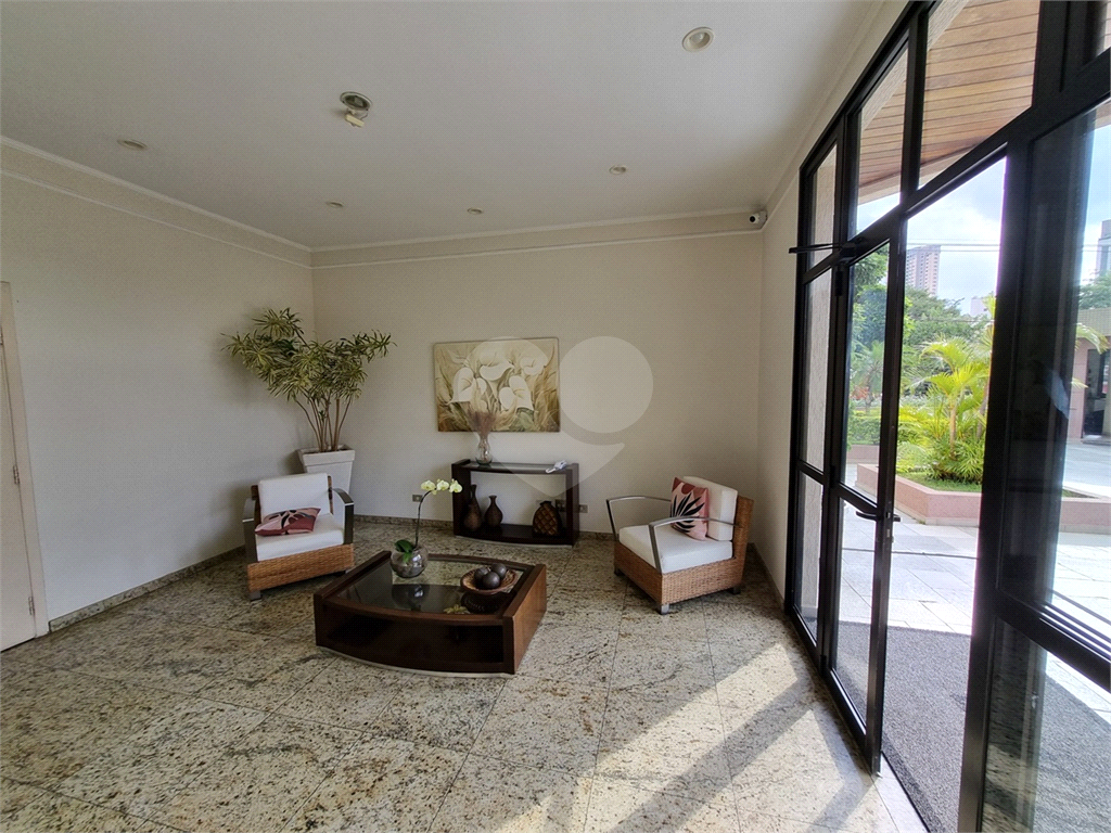 APARTAMENTO em SANTANA