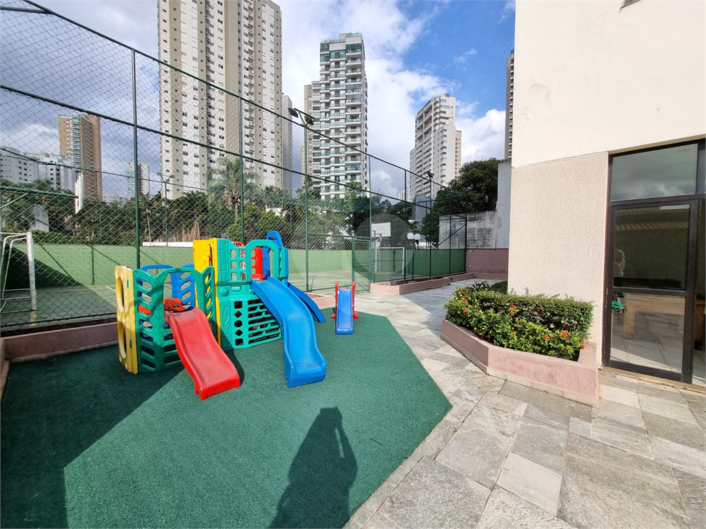 APARTAMENTO em SANTANA
