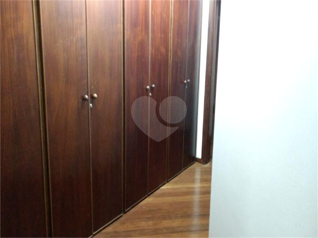 APARTAMENTO em CENTRO