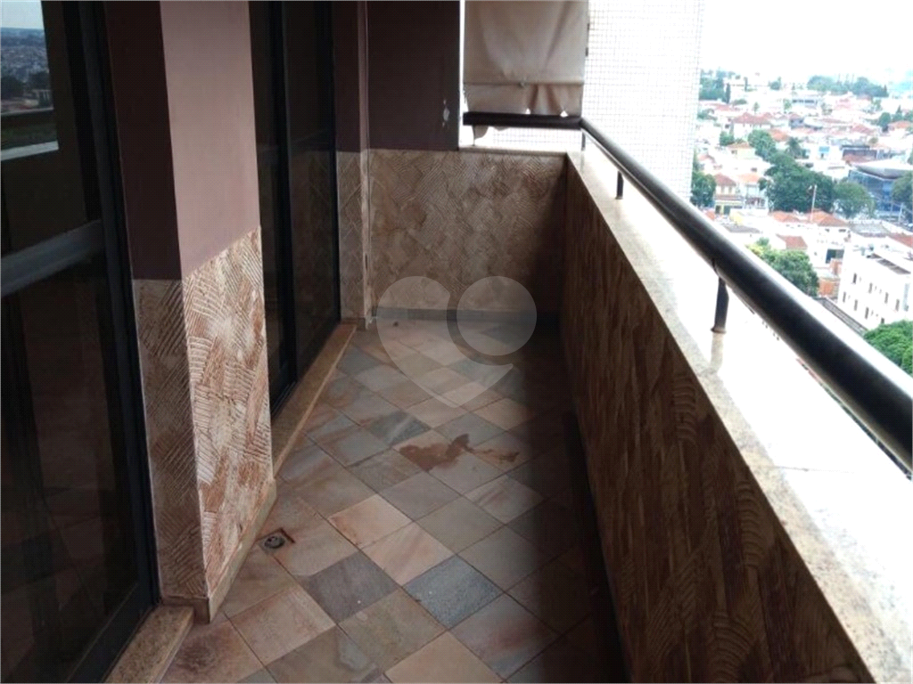 APARTAMENTO em CENTRO