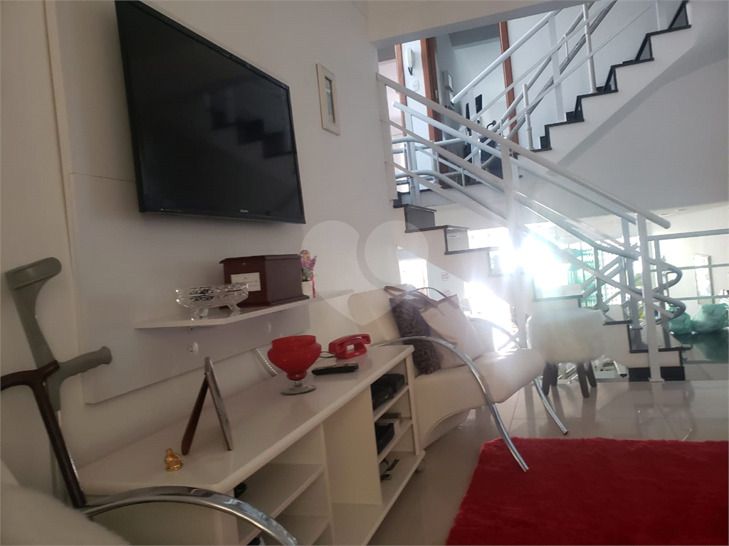 Sobrado Semi Novo na Parada Inglesa