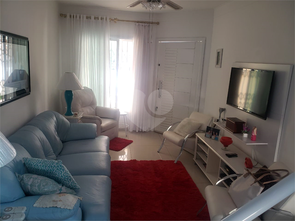 Sobrado Semi Novo na Parada Inglesa