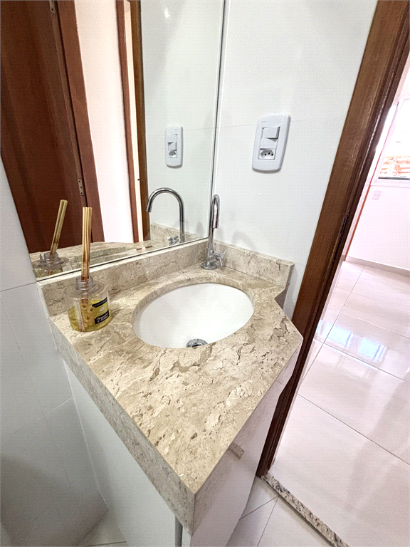 Apartamento na Parada Inglesa com 2 dormitórios