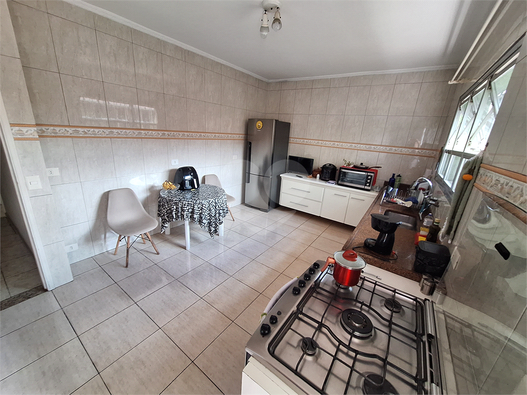 Casa Terrea com 03 dormitorios sendo 01 suite 02 vagas de garagem pronta para morar sem reformas 