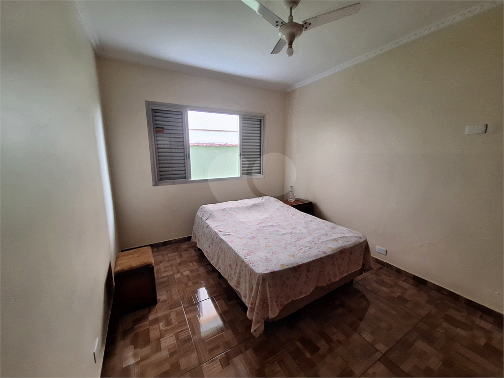 Casa Terrea com 03 dormitorios sendo 01 suite 02 vagas de garagem pronta para morar sem reformas 
