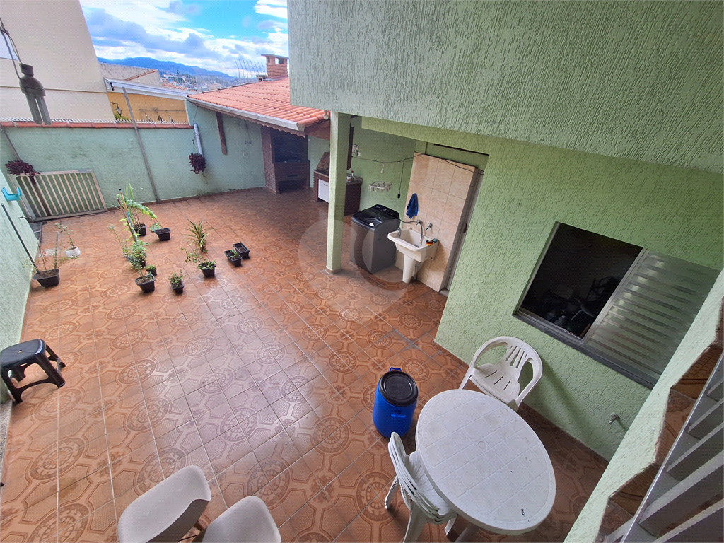 Casa Terrea com 03 dormitorios sendo 01 suite 02 vagas de garagem pronta para morar sem reformas 