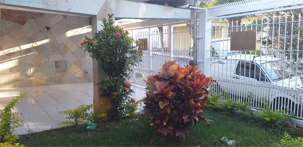 Casa Terrea com 03 dormitorios sendo 01 suite 02 vagas de garagem pronta para morar sem reformas 