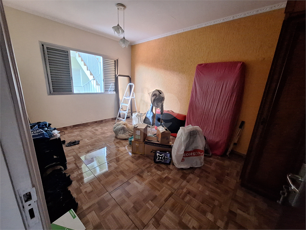 Casa Terrea com 03 dormitorios sendo 01 suite 02 vagas de garagem pronta para morar sem reformas 