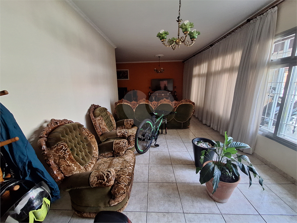 Casa Terrea com 03 dormitorios sendo 01 suite 02 vagas de garagem pronta para morar sem reformas 