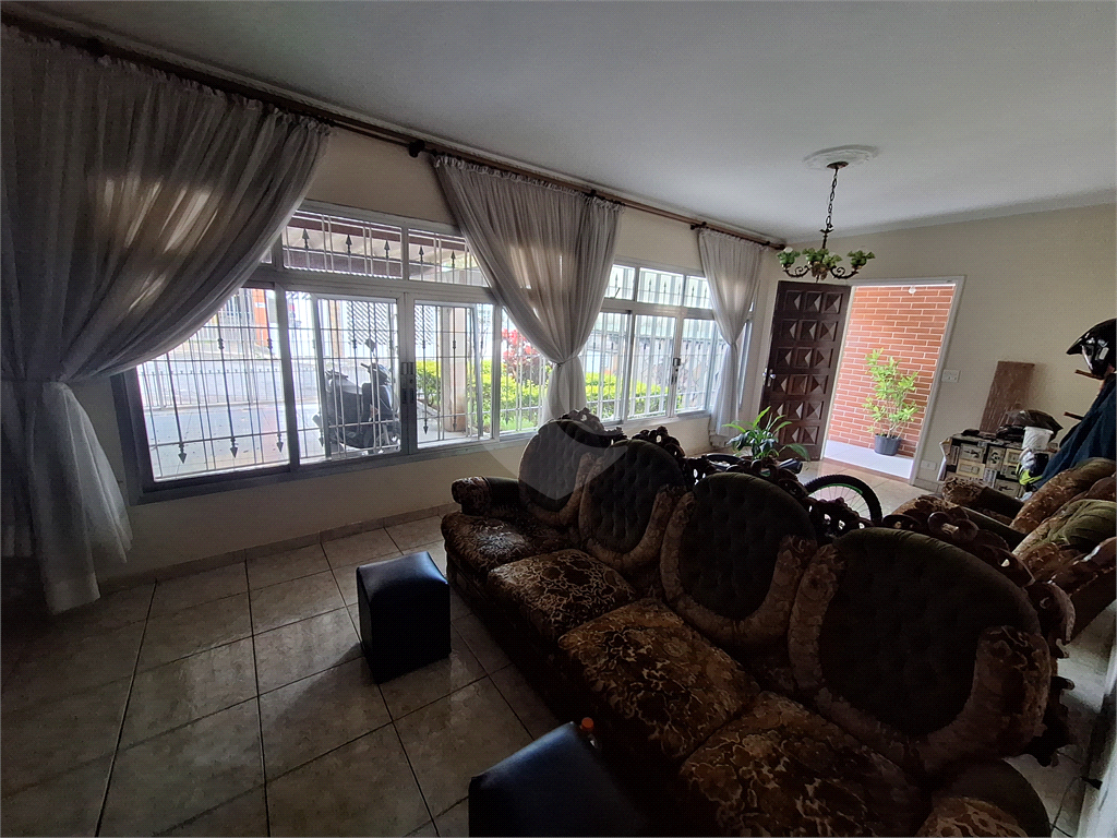 Casa Terrea com 03 dormitorios sendo 01 suite 02 vagas de garagem pronta para morar sem reformas 